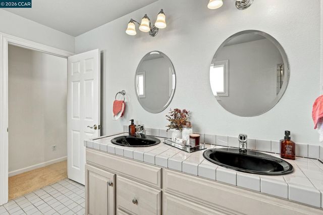 140 Lucinda Ln, Pleasant Hill, CA 94523