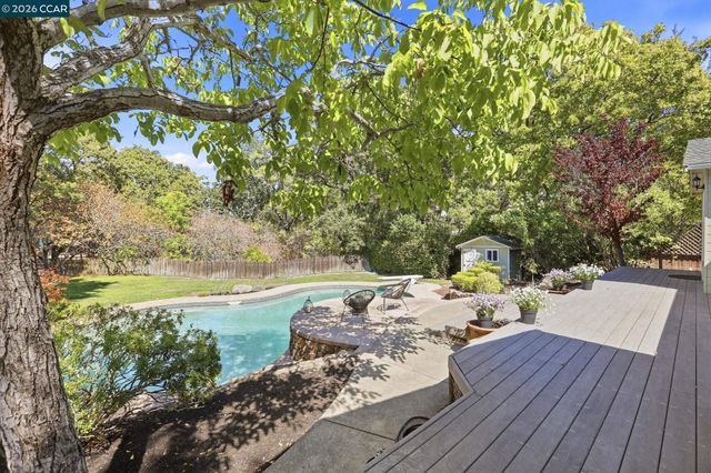 140 Lucinda Ln, Pleasant Hill, CA 94523