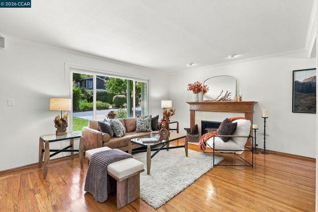 140 Lucinda Ln, Pleasant Hill, CA 94523