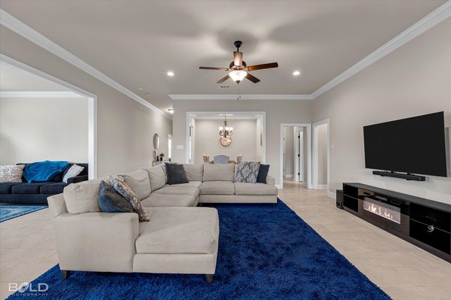 133 St Edmunds Way, Bossier City, LA 71111