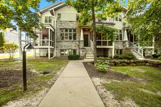 52 Wood Brook Way, Fitchburg, WI 53711
