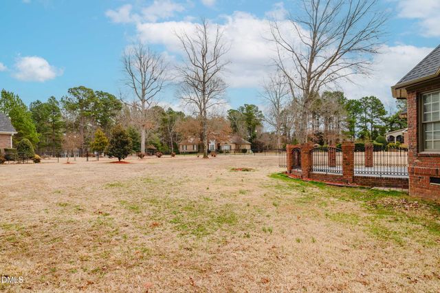 2801 Stonewalk Court, Zebulon, NC 27597