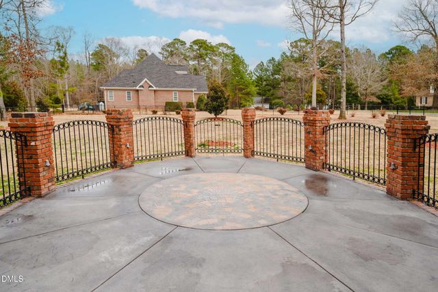 2801 Stonewalk Court, Zebulon, NC 27597