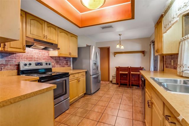 4605 NW 47th Ct, Tamarac, FL 33319
