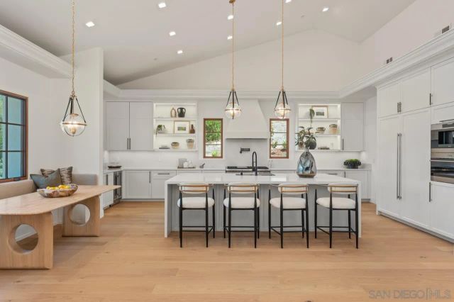 5758 Las Palomas, Rancho Santa Fe, CA 92067