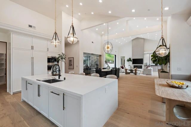 5758 Las Palomas, Rancho Santa Fe, CA 92067