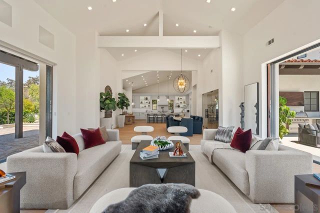 5758 Las Palomas, Rancho Santa Fe, CA 92067