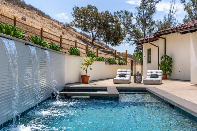5758 Las Palomas, Rancho Santa Fe, CA 92067