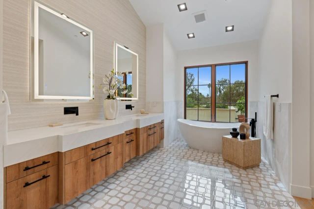 5758 Las Palomas, Rancho Santa Fe, CA 92067