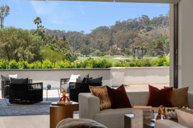 5758 Las Palomas, Rancho Santa Fe, CA 92067