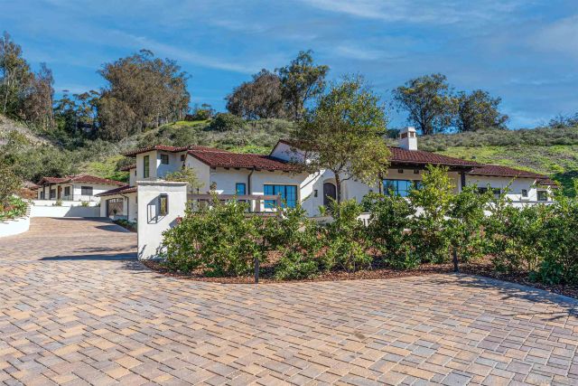 5758 Las Palomas, Rancho Santa Fe, CA 92067