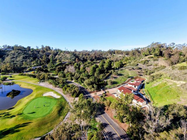 5758 Las Palomas, Rancho Santa Fe, CA 92067