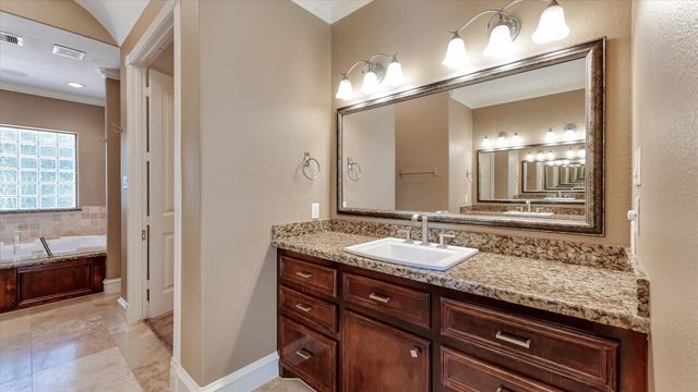 8071 Stacy Diane Drive, Montgomery, TX 77316