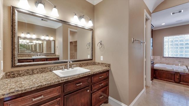 8071 Stacy Diane Drive, Montgomery, TX 77316