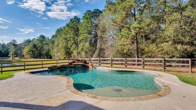 8071 Stacy Diane Drive, Montgomery, TX 77316