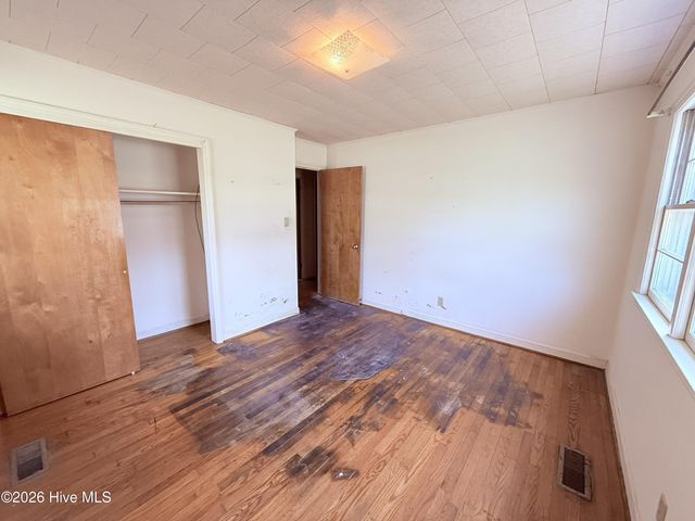 910 Highland Avenue, Trent Woods, NC 28562