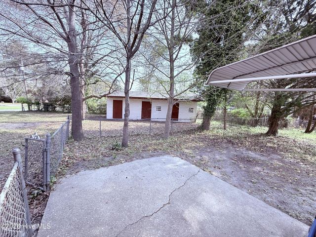 910 Highland Avenue, Trent Woods, NC 28562