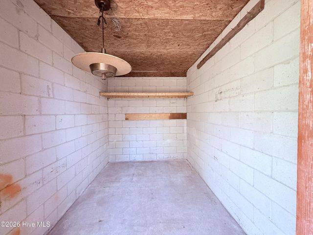 910 Highland Avenue, Trent Woods, NC 28562