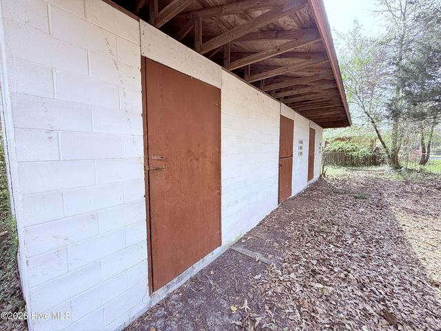 910 Highland Avenue, Trent Woods, NC 28562