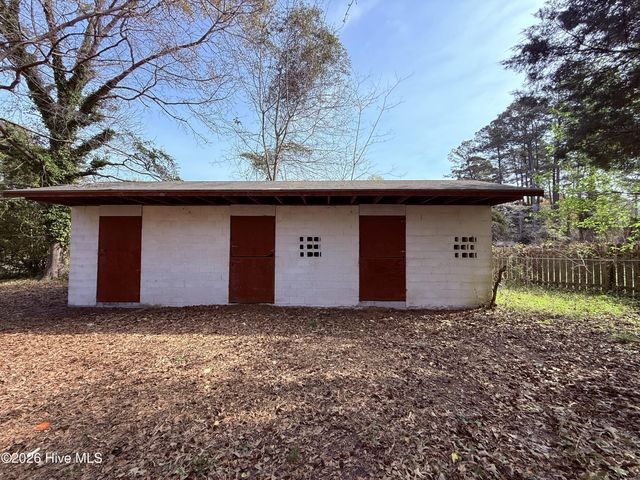 910 Highland Avenue, Trent Woods, NC 28562