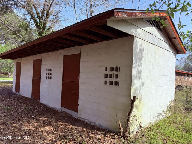 910 Highland Avenue, Trent Woods, NC 28562