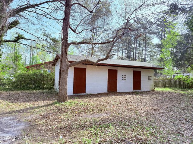 910 Highland Avenue, Trent Woods, NC 28562