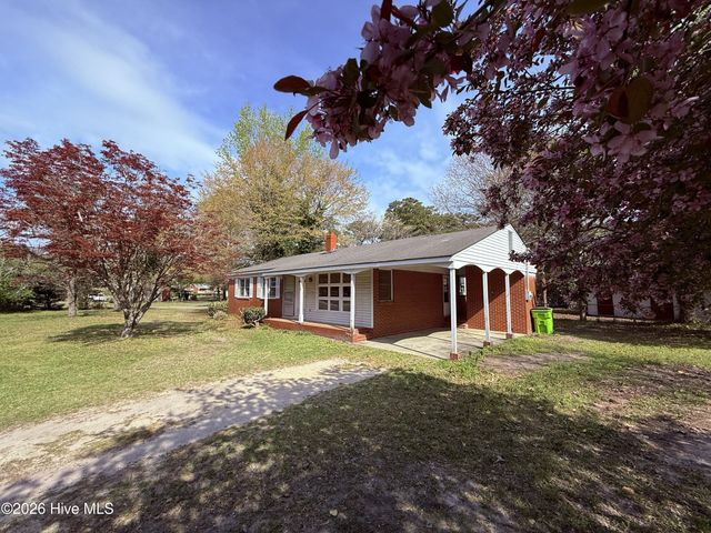 910 Highland Avenue, Trent Woods, NC 28562