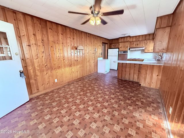 910 Highland Avenue, Trent Woods, NC 28562