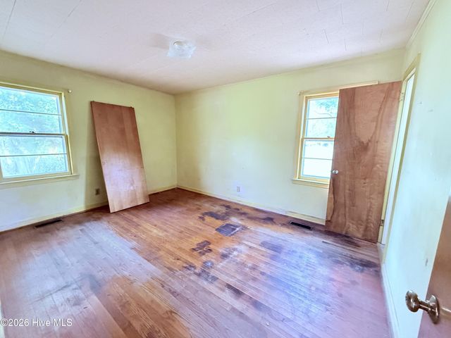 910 Highland Avenue, Trent Woods, NC 28562