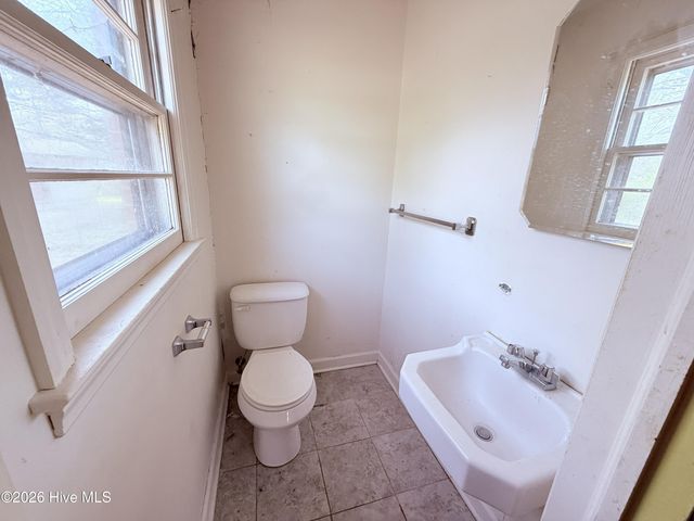 910 Highland Avenue, Trent Woods, NC 28562