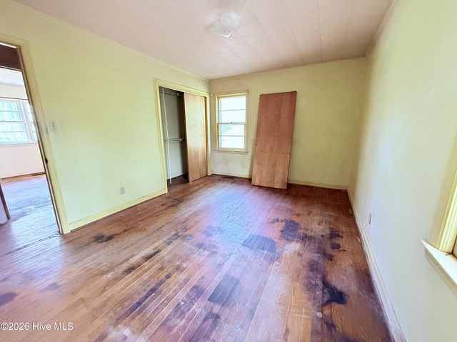 910 Highland Avenue, Trent Woods, NC 28562