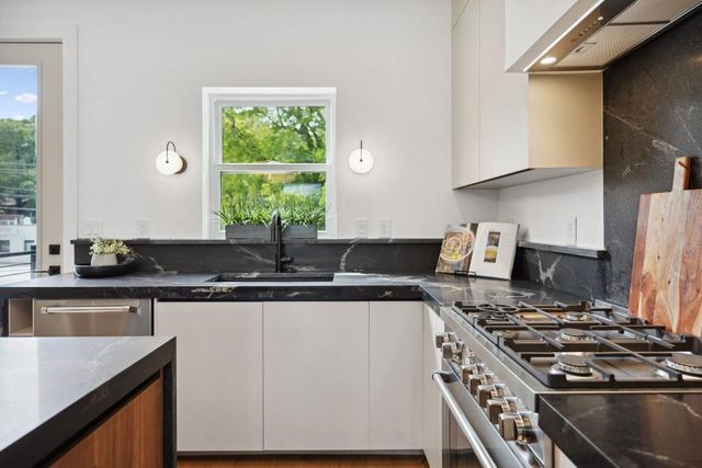 1570 Flat Shoals Rd SE 4, Atlanta, GA 30316