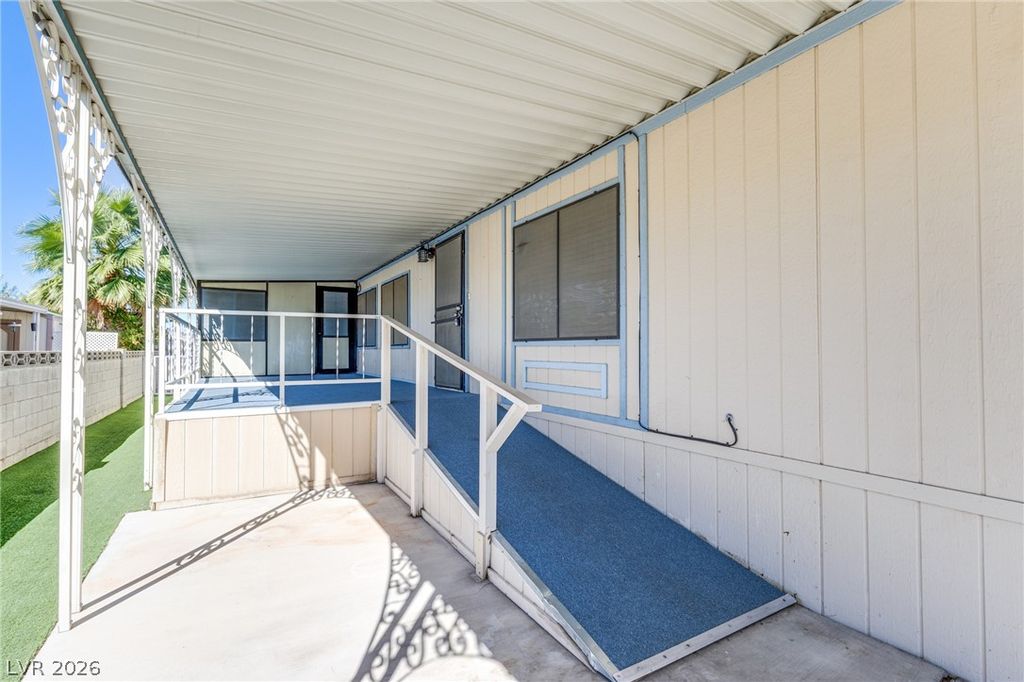3233 Tularosa Lane, Las Vegas, NV 89122 — photo 4