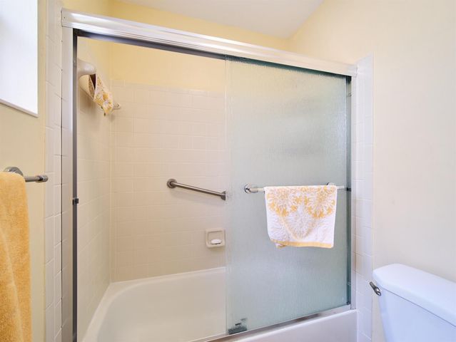 175 Lake Susan Lane, West Palm Beach, FL 33411