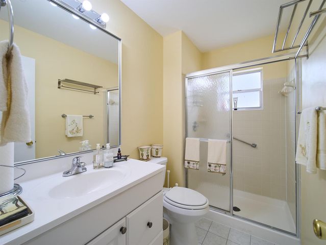 175 Lake Susan Lane, West Palm Beach, FL 33411