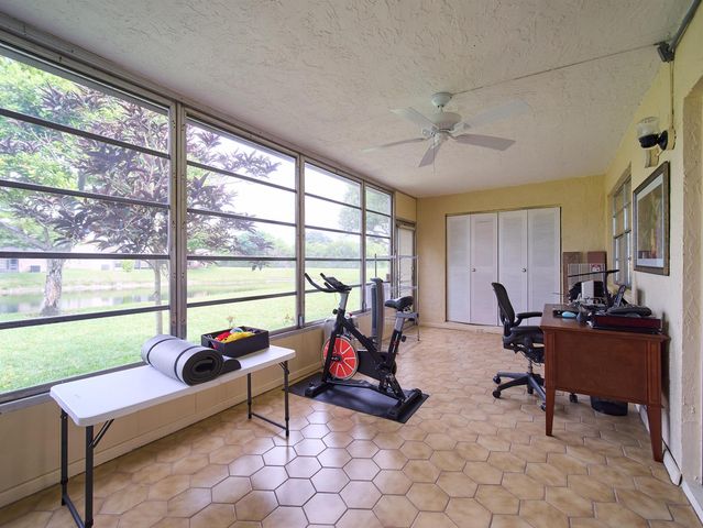 175 Lake Susan Lane, West Palm Beach, FL 33411