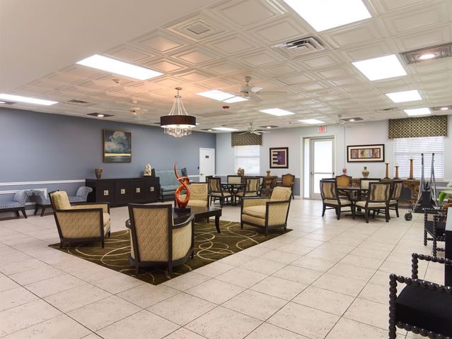 175 Lake Susan Lane, West Palm Beach, FL 33411