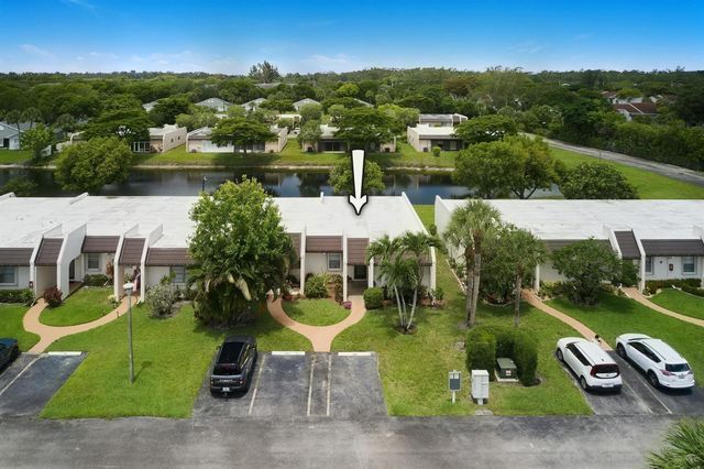 175 Lake Susan Lane, West Palm Beach, FL 33411