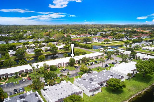 175 Lake Susan Lane, West Palm Beach, FL 33411