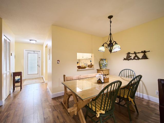 175 Lake Susan Lane, West Palm Beach, FL 33411