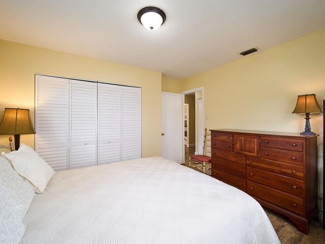 175 Lake Susan Lane, West Palm Beach, FL 33411