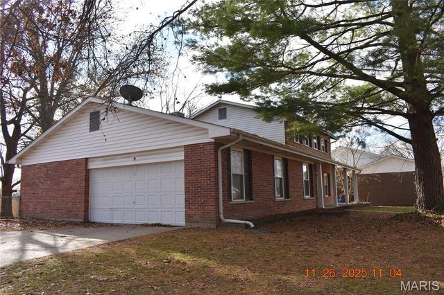 3938 Hirondelle Lane, Florissant, MO 63034