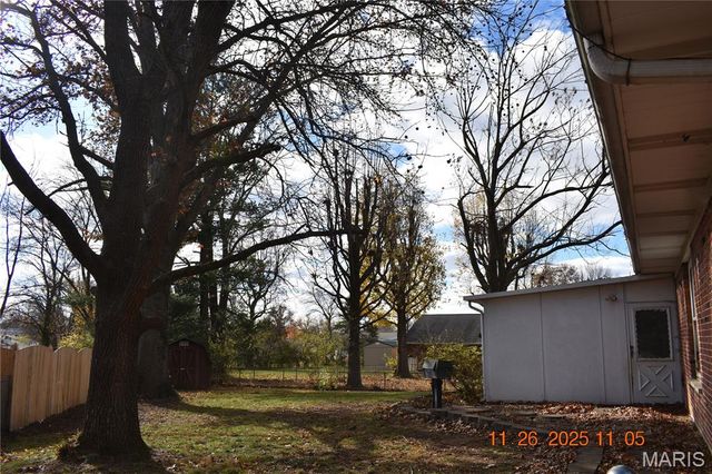 3938 Hirondelle Lane, Florissant, MO 63034