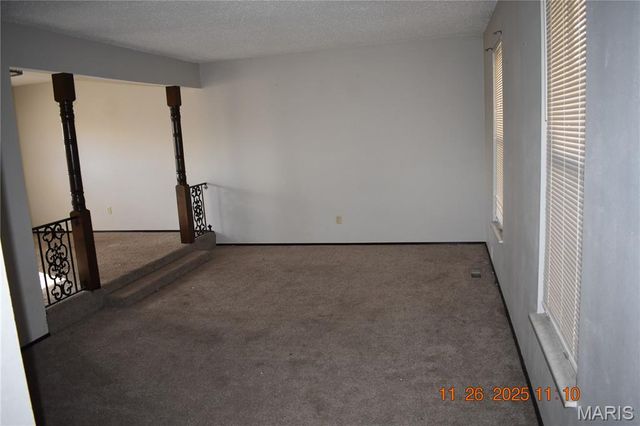 3938 Hirondelle Lane, Florissant, MO 63034