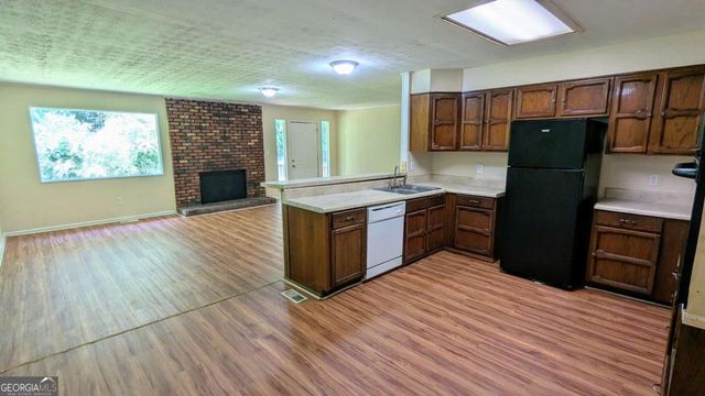 3985 Lindsey Drive, Decatur, GA 30035
