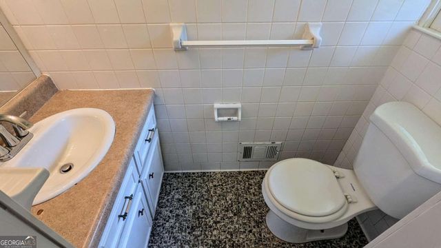 3985 Lindsey Drive, Decatur, GA 30035