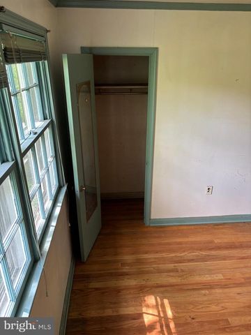 2406 MARLETON DR, Wilmington, DE 19810