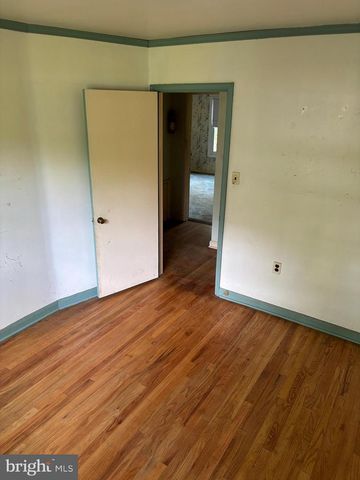 2406 MARLETON DR, Wilmington, DE 19810