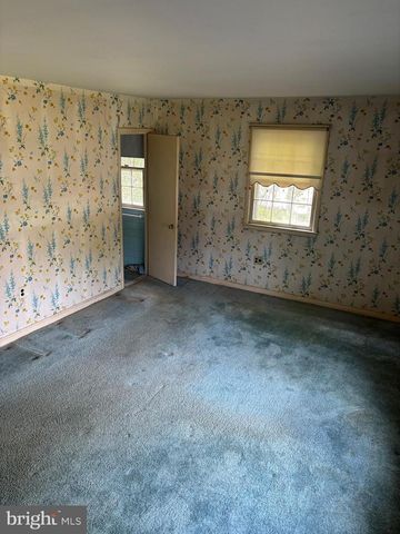 2406 MARLETON DR, Wilmington, DE 19810