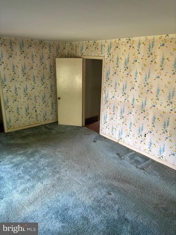 2406 MARLETON DR, Wilmington, DE 19810